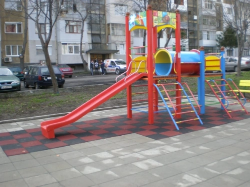 Slide, 1.4 meters high